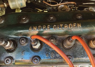 Le moteur de cette Citroën B2 de 1922 arbore fièrement le nom du créateur de la marque aux chevrons !