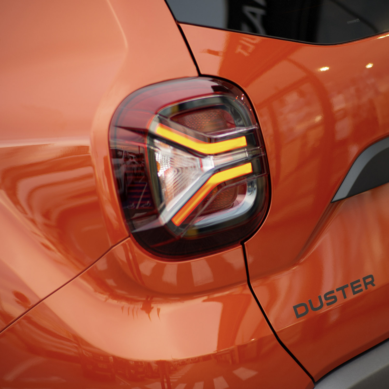 L'identité lumineuse du nouveau Dacia Duster. C'est très réussi !